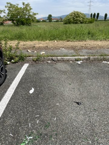rifiuti di avanzi di cibo e bevande