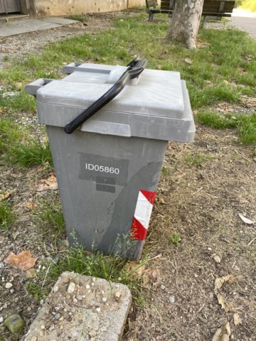 bidone abbandonato