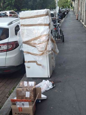 frigo abbandonato