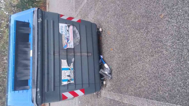 abbandono continuo di rifiuti