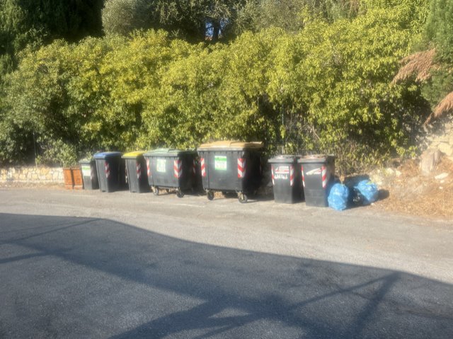 bidoni in strada